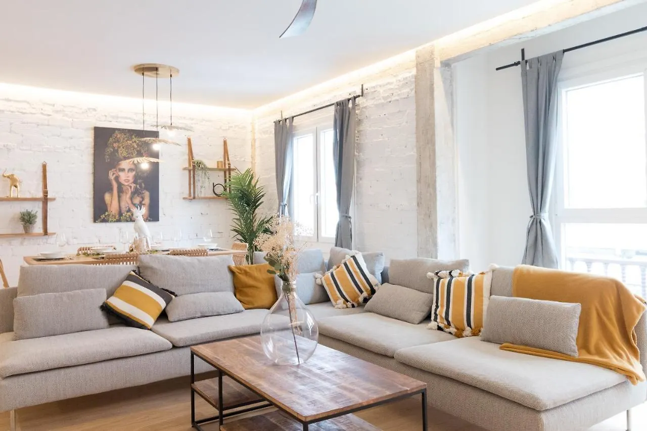 Amplio Y Moderno Apartamento Con Tarima Refrescante By Staynnapartments Bilbau