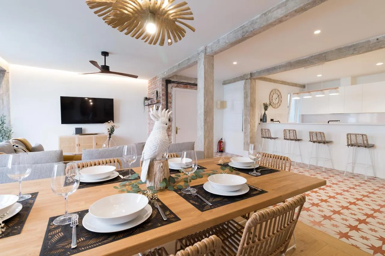 Amplio Y Moderno Apartamento Con Tarima Refrescante By Staynnapartments Bilbau