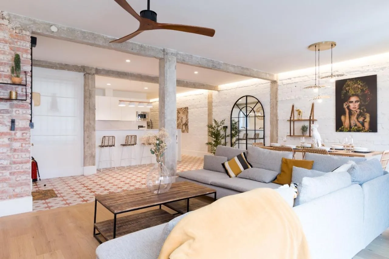 Amplio Y Moderno Apartamento Con Tarima Refrescante By Staynnapartments Bilbau