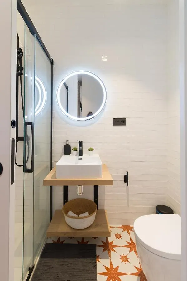 Amplio Y Moderno Apartamento Con Tarima Refrescante By Staynnapartments Bilbau