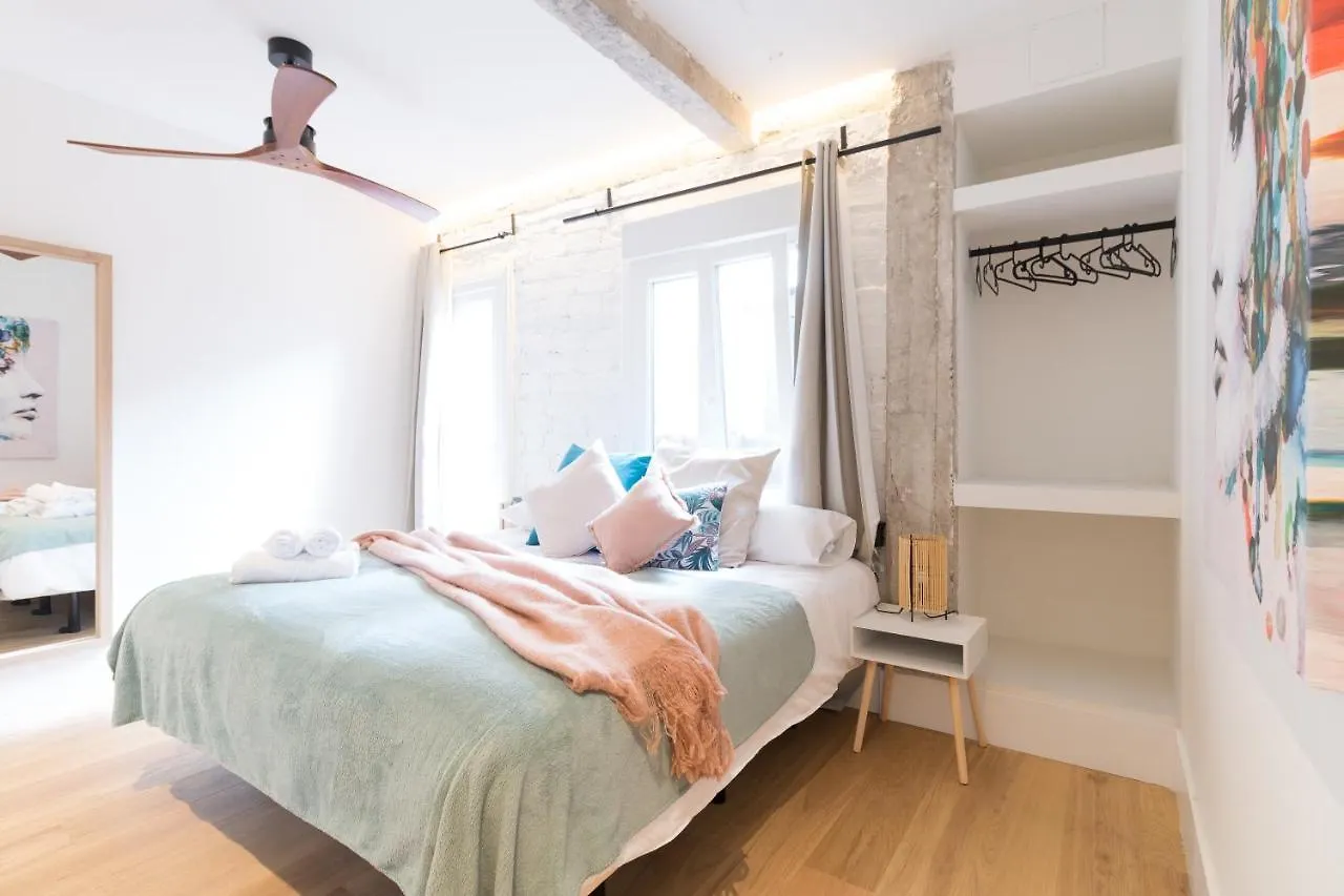 Amplio Y Moderno Apartamento Con Tarima Refrescante By Staynnapartments Bilbau
