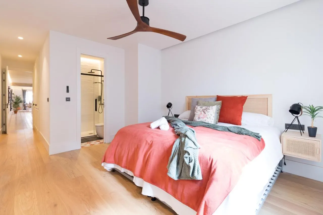 Amplio Y Moderno Apartamento Con Tarima Refrescante By Staynnapartments Bilbau